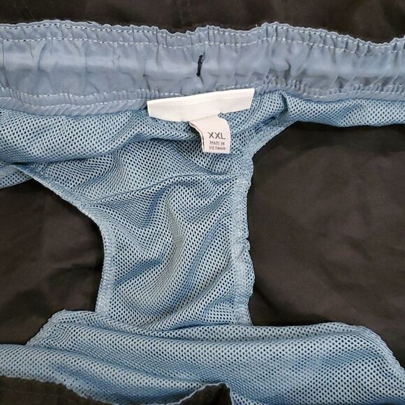 Men's Goodfellow black cargo swim trunks - Picture 3 of 4